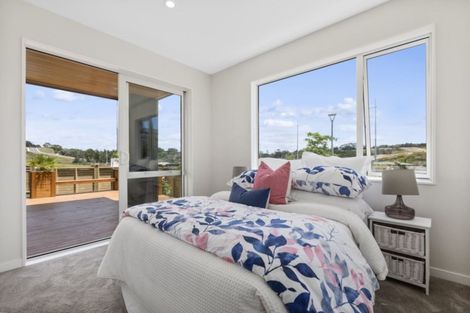 Photo of property in 28 Turutu Place, Long Bay, Auckland, 0630