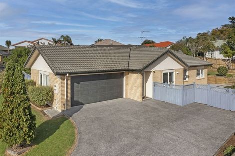 Photo of property in 17 Brompton Place, Burswood, Auckland, 2013