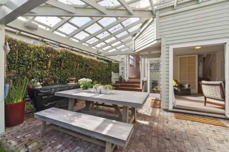 Photo of property in 19 Hemi Street, Narrow Neck, Auckland, 0622