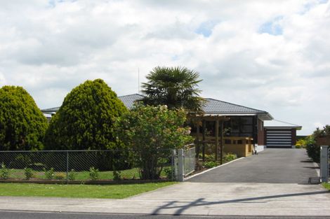 Photo of property in 48 Tapu Road, Huapai, Kumeu, 0810