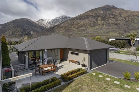 Photo of property in 2 Quill Street, Lake Hayes, Queenstown, 9304