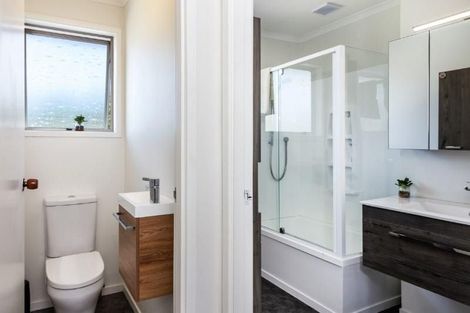 Photo of property in 15 Kotare Street, Hilltop, Taupo, 3330