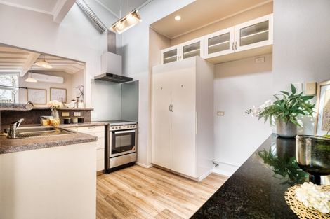 Photo of property in 32 Outlook Road, Greenhithe, Auckland, 0632