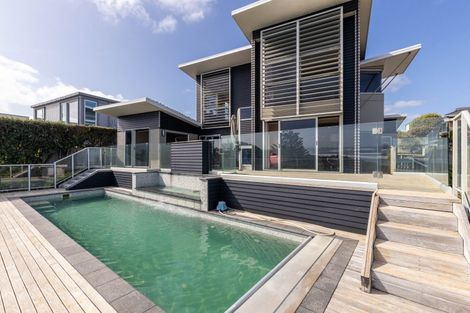 Photo of property in Fitzroy Beach Holiday Park, 1a Beach Street, Fitzroy, New Plymouth, 4312