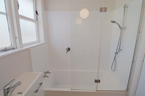 Photo of property in 270 Naenae Road, Naenae, Lower Hutt, 5011