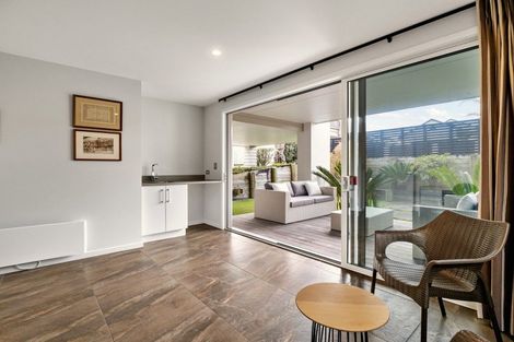 Photo of property in 60 Karewa Parade, Papamoa Beach, Papamoa, 3118