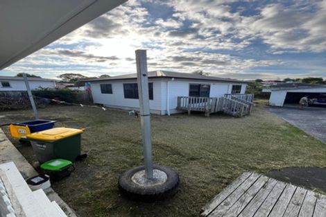 Photo of property in 99 Farquhar Road, Glendene, Auckland, 0602