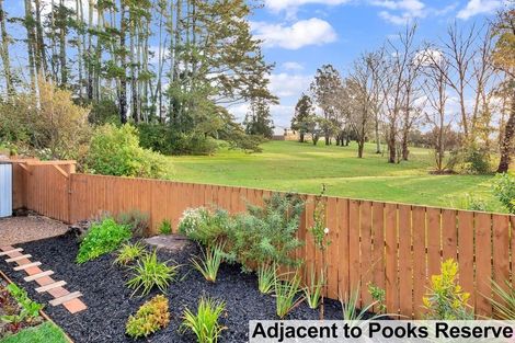 Photo of property in 2/5 Putney Place, Ranui, Auckland, 0612