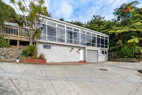 Photo of property in 28 Hollies Crescent, Johnsonville, Wellington, 6037