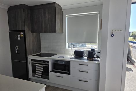 Photo of property in 14 Rauriki Lane, Rosehill, Papakura, 2113