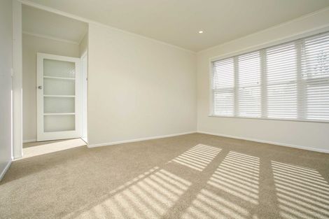 Photo of property in 2 Frizell Street, Beach Haven, Auckland, 0626