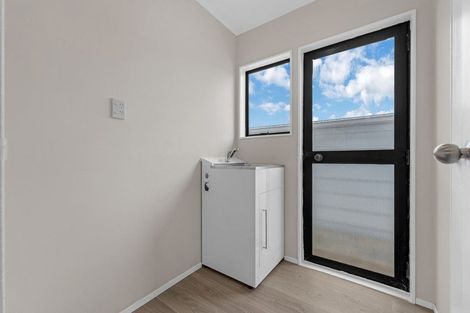 Photo of property in 2/81 Harmel Road, Glendene, Auckland, 0602