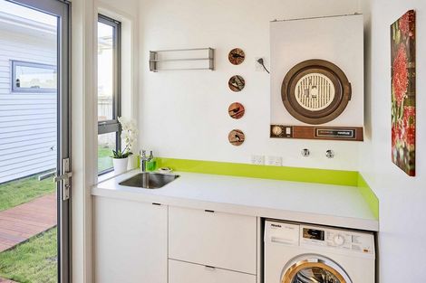 Photo of property in 31 Pendennis Point, Camborne, Porirua, 5026