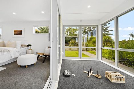 Photo of property in 21 Eric Farley Drive, Kumeu, 0810