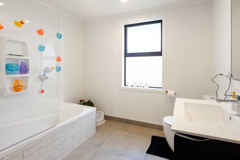 Photo of property in 2/15 Mears Road, Saint Andrews, Hamilton, 3200