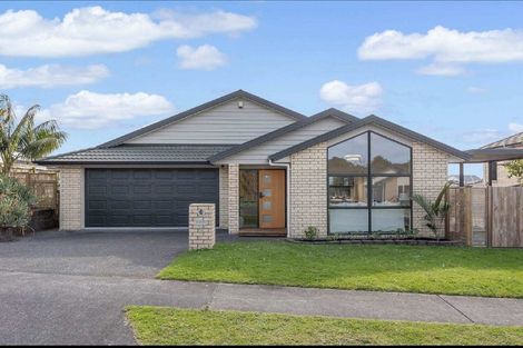 Photo of property in 10 Bonny Crescent, Massey, Auckland, 0614