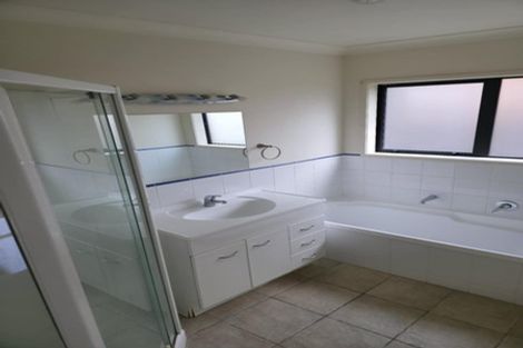 Photo of property in 32 Isabella Drive, Pukekohe, 2120