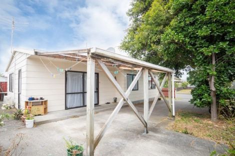 Photo of property in 27 Mcleavey Drive, Kelvin Grove, Palmerston North, 4414