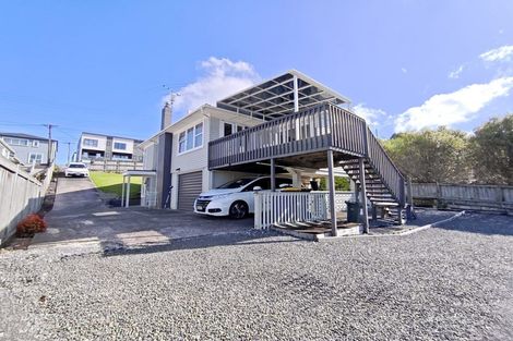 Photo of property in 20 Pupuke Road, Hillcrest, Auckland, 0627