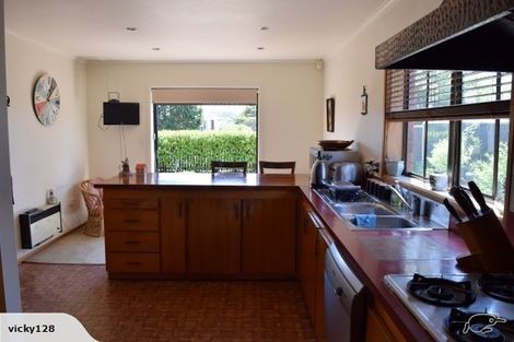 Photo of property in 1/48 East Coast Road, Milford, Auckland, 0620