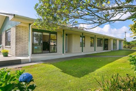 Photo of property in 15 Alfred Road, Egmont Village, New Plymouth, 4371