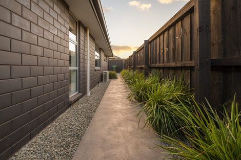Photo of property in 33 Northmoor Boulevard, Rolleston, 7615