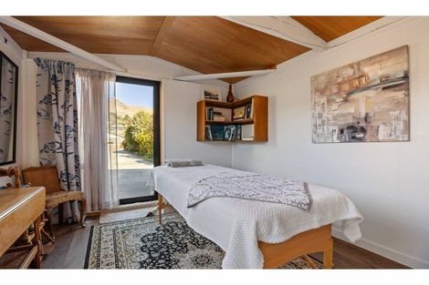 Photo of property in 32b Laing Crescent, Heathcote Valley, Christchurch, 8022