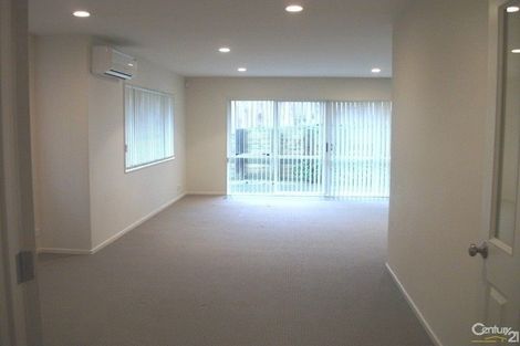 Photo of property in 22 Terrasini Drive, Flat Bush, Auckland, 2019