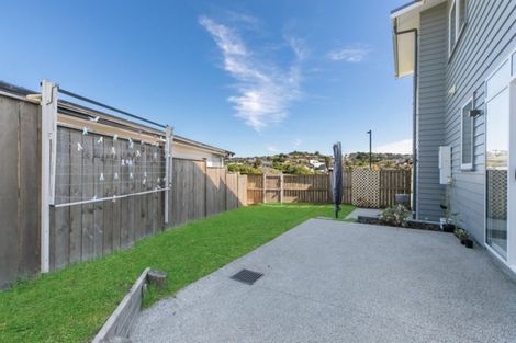 Photo of property in 92 Arran Point Parade, Orewa, 0931