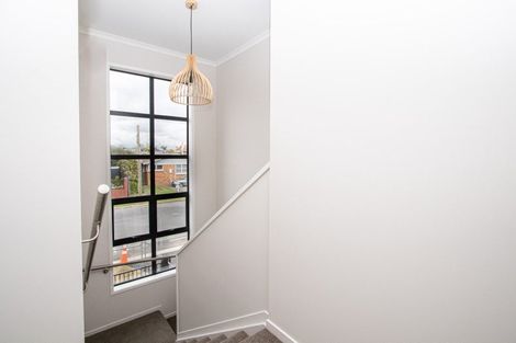 Photo of property in 2/10 Charlemont Street, Whitiora, Hamilton, 3200