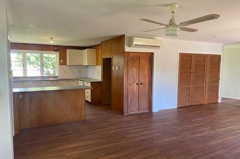 Photo of property in 18 School Road, Riverhead, 0820