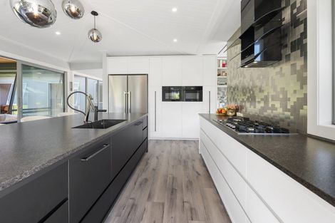 Photo of property in 20 Lancewood Way, Kinloch, Taupo, 3377