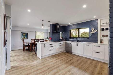 Photo of property in 55 Rhodes Drive, Kelvin Grove, Palmerston North, 4414