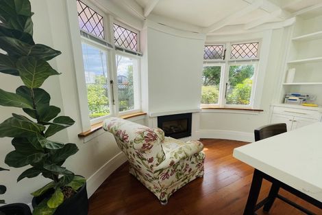 Photo of property in 14 Hanlon Crescent, Narrow Neck, Auckland, 0624