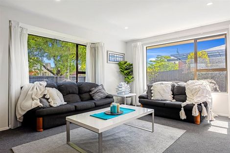 Photo of property in 2 Algie Place, Avonhead, Christchurch, 8042