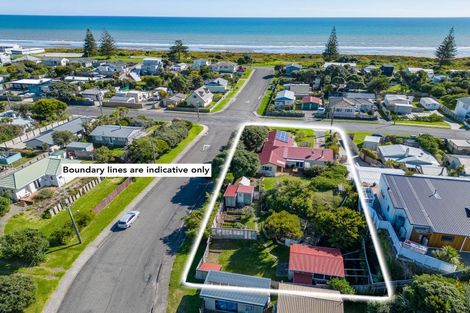 Photo of property in 50 Moana Street, Otaki Beach, Otaki, 5512