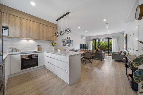 Photo of property in 5/11 Karamu Street, Te Atatu Peninsula, Auckland, 0610