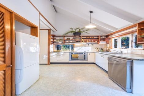Photo of property in 27 Rosecamp Road, Beach Haven, Auckland, 0626
