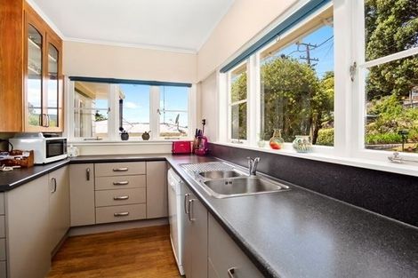 Photo of property in 52 Chester Road, Tawa, Wellington, 5028