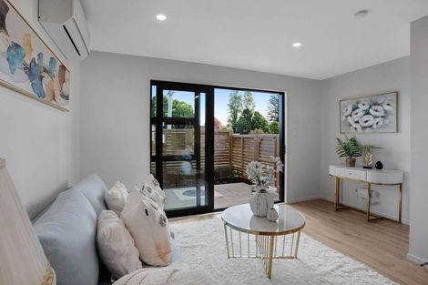 Photo of property in 1/129 Lancaster Road, Beach Haven, Auckland, 0626