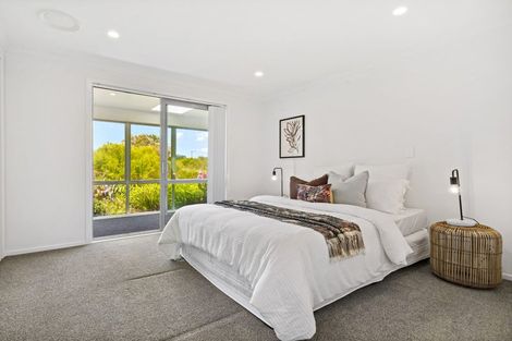 Photo of property in 21 Eric Farley Drive, Kumeu, 0810