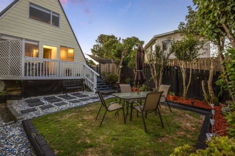 Photo of property in 9 Toporoa View, Ascot Park, Porirua, 5024