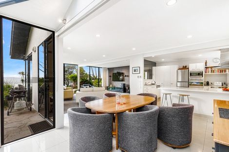 Photo of property in 75 Cliff Road, Torbay, Auckland, 0630