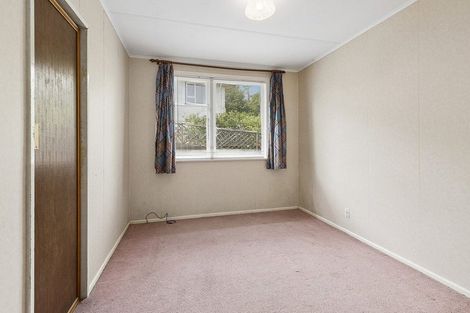Photo of property in 124 Sievers Grove, Cannons Creek, Porirua, 5024
