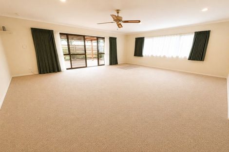Photo of property in 4 Orchard Place, Lynmore, Rotorua, 3010