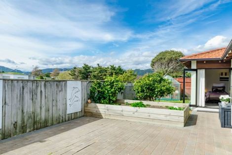 Photo of property in 11 Central Park, Paraparaumu Beach, Paraparaumu, 5032