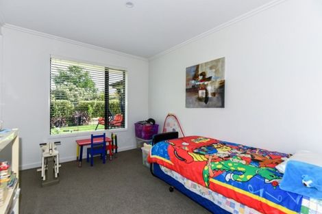 Photo of property in 5 Perrin Place, Darfield, 7510