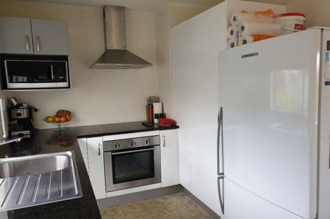 Photo of property in 33 Guadeloupe Crescent, Grenada Village, Wellington, 6037