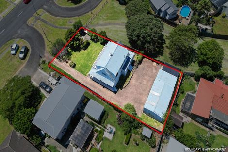 Photo of property in 114 Torkar Road, Clarks Beach, 2122