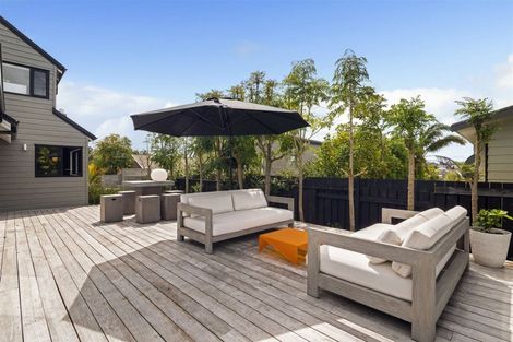 Photo of property in 9 Quebec Road, Milford, Auckland, 0620